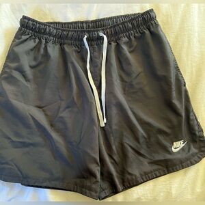 NIKE Essentials Flow Nylon Mens Shorts gently used Large men’s 5” inseam